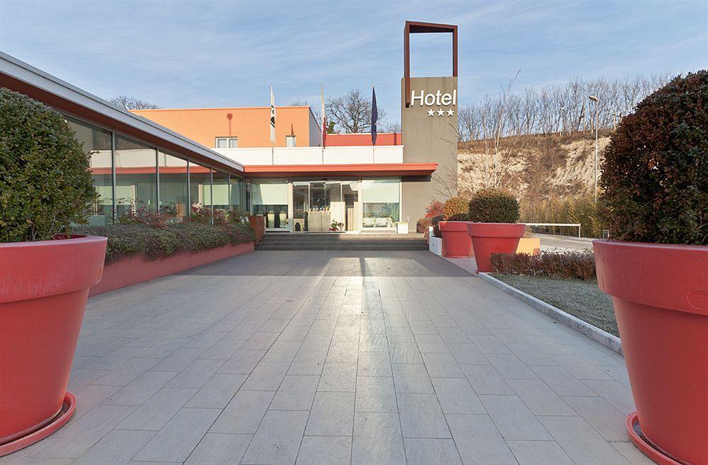 Hotel Cluentum Толентино Экстерьер фото