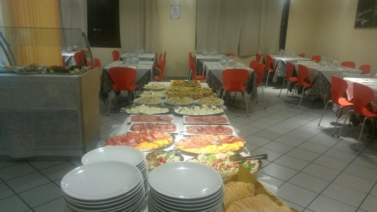 Hotel Cluentum Толентино Экстерьер фото